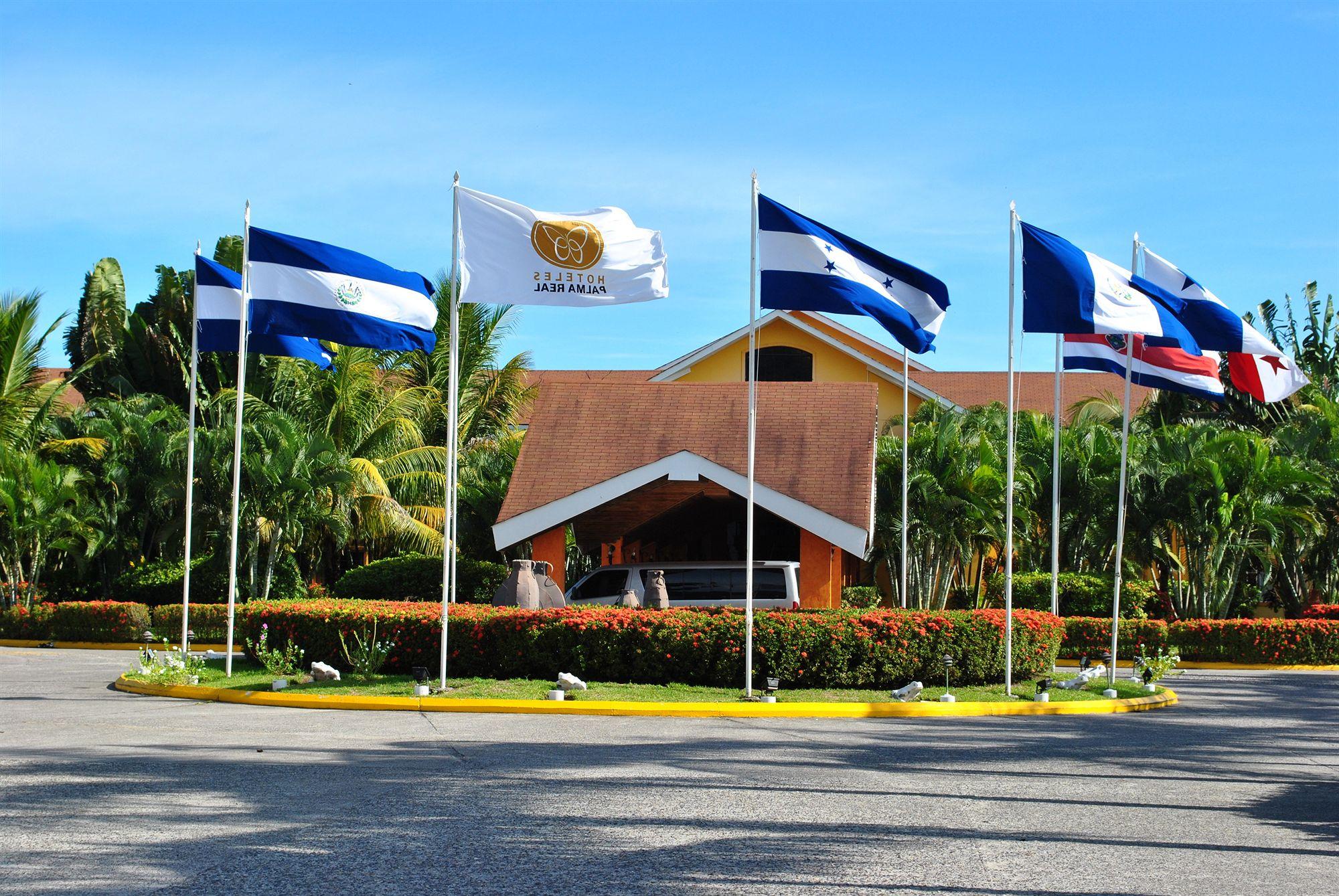 Hotel Palma Real Sambo Creek Bagian luar foto
